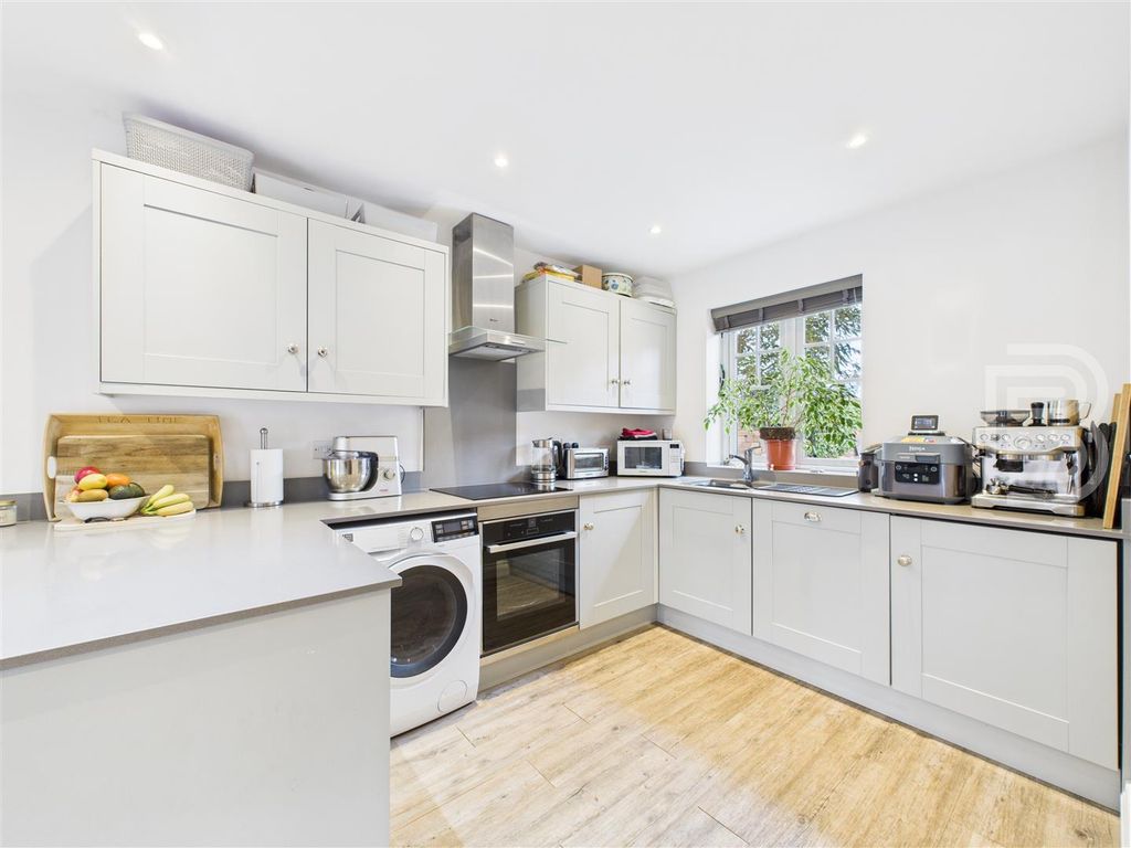 Property photo 3 of 15 Cam05587G0-Pr0062-Still009.Jpg