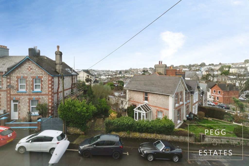 Property photo 2 of 3