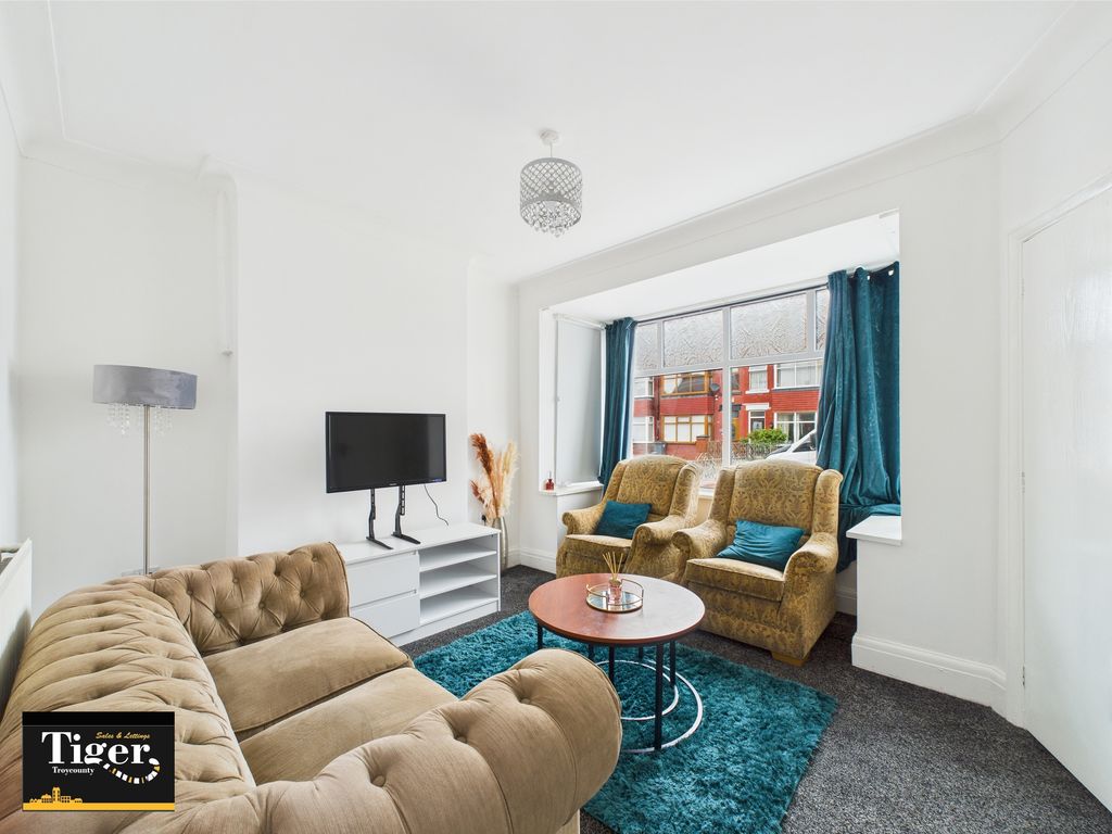 Property photo 3 of 14 Cam02176G0-Pr0563-Still011