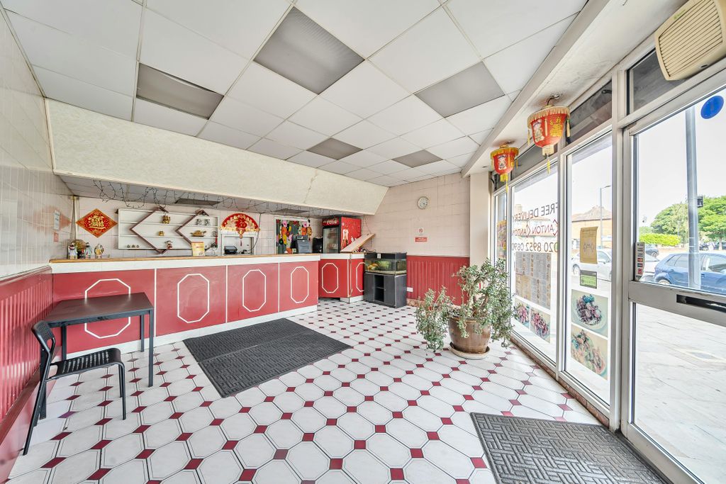 Property photo 2 of 10 13122243685588A464Fc0Arw.Jpg