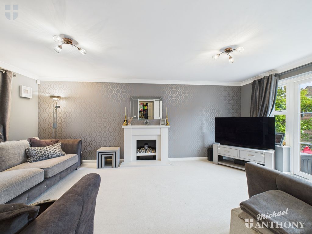 Property photo 2 of 25 Cam03218G0-Pr0798-Still013