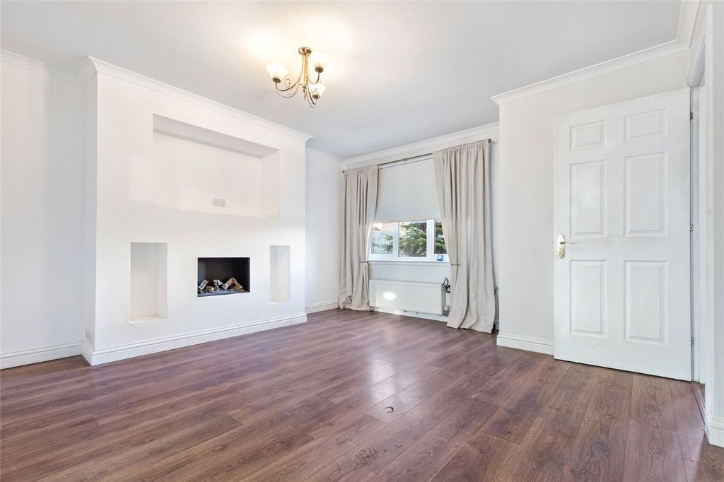 Property photo 2 of 35 Picture No. 22