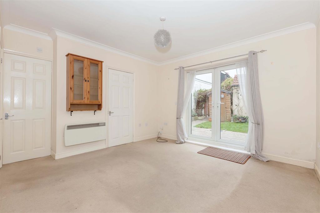 Property photo 2 of 10 Eton Road_6.Jpg