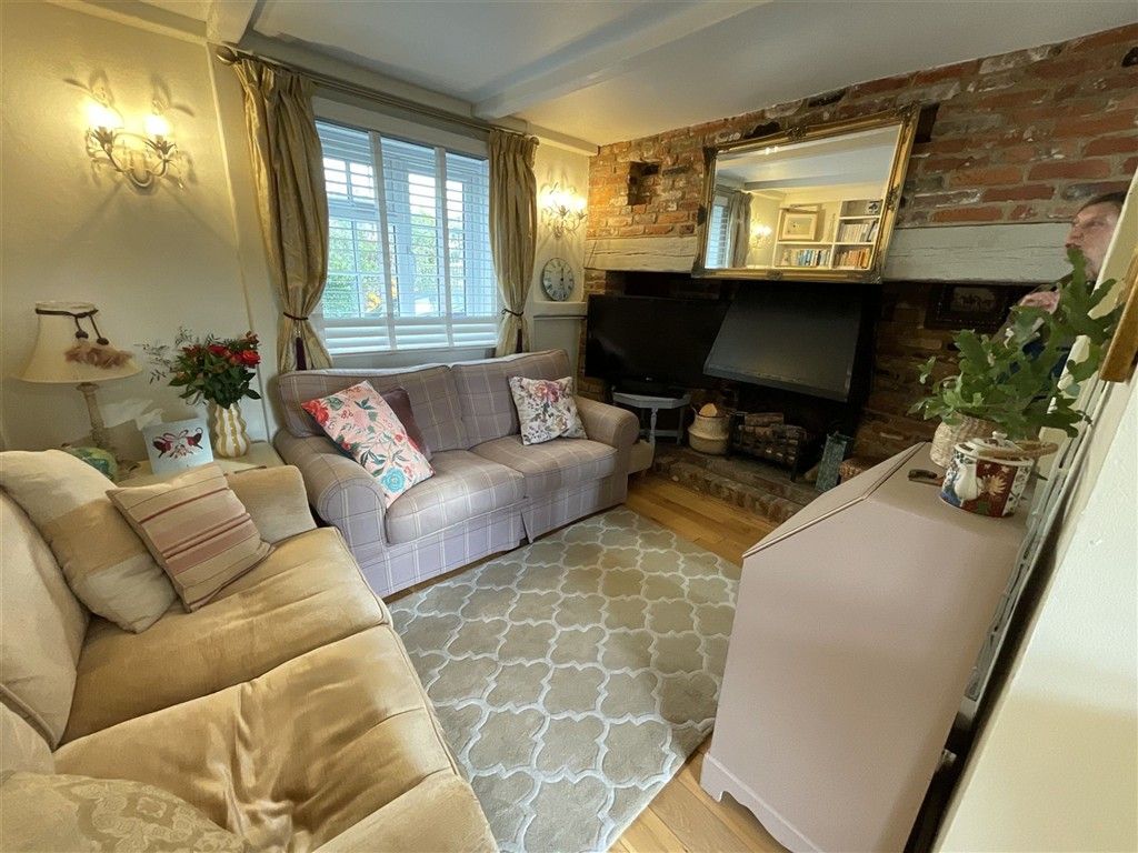 Property photo 1 of 9 Lounge