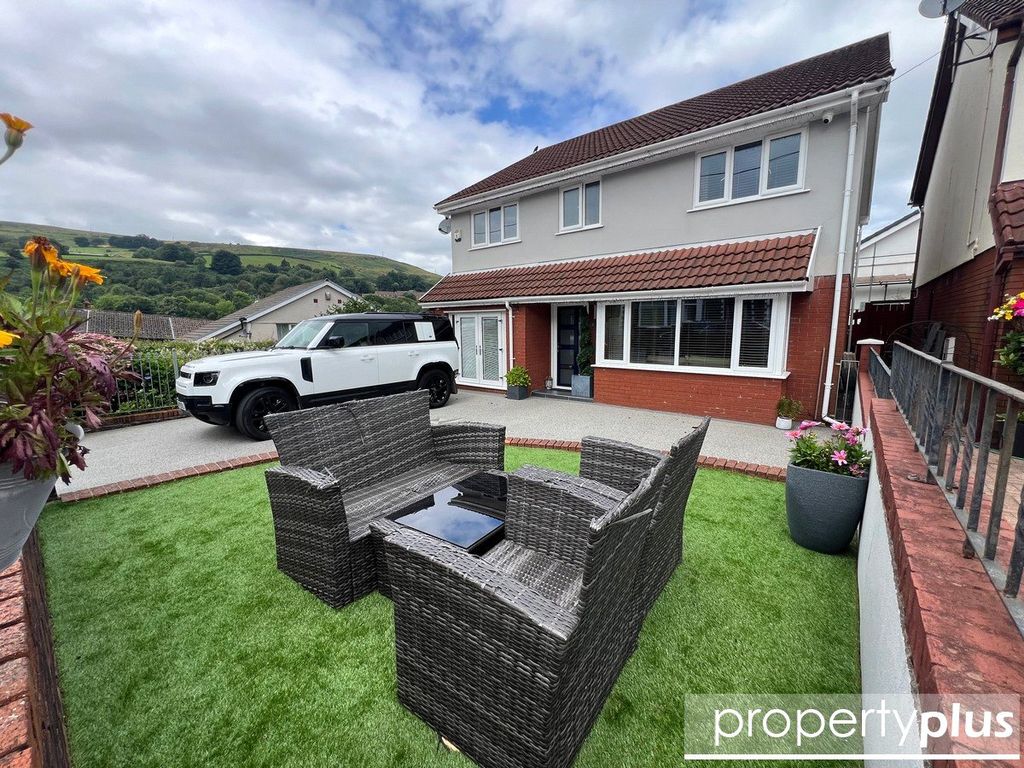 Property photo 2 of 40 Picture No. 24