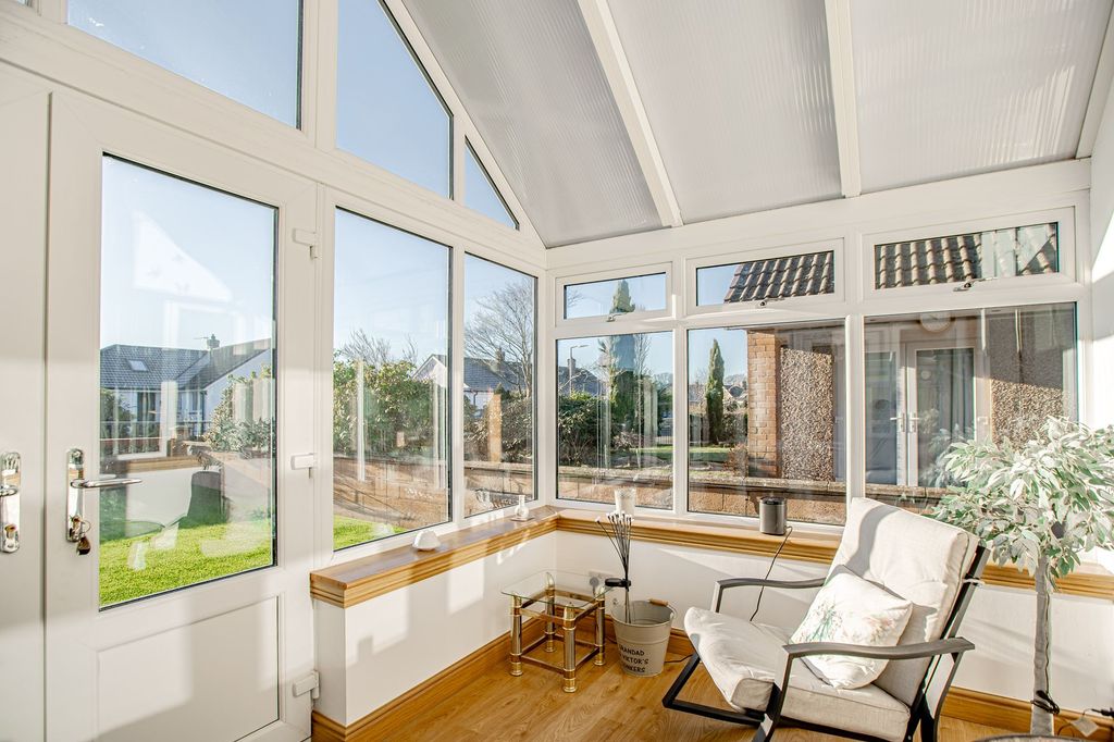 Property photo 3 of 27