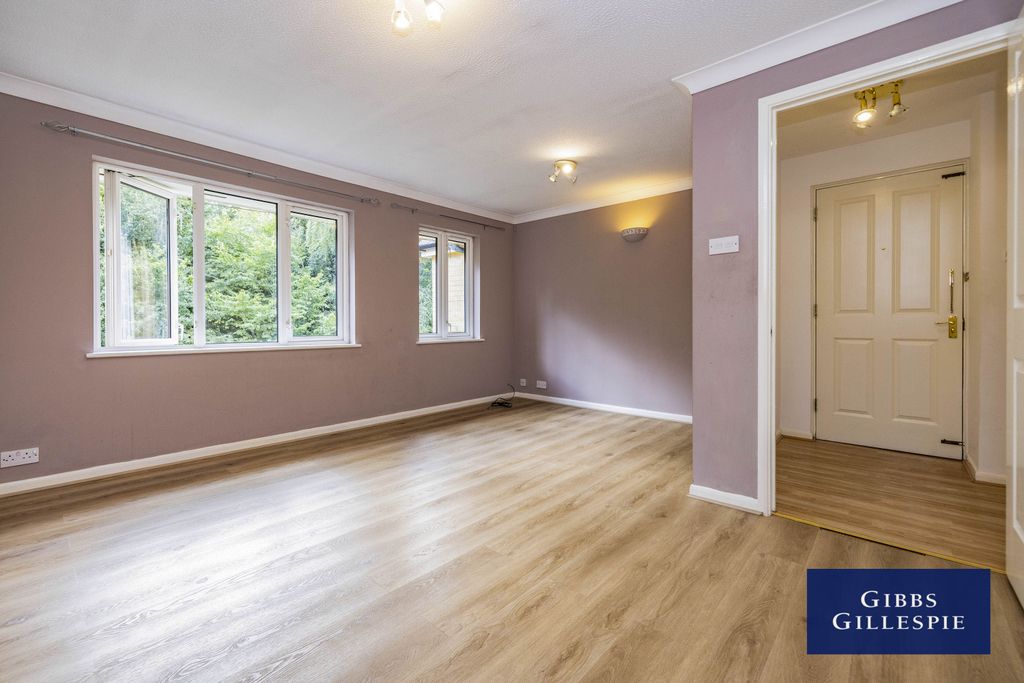 Property photo 2 of 10 3