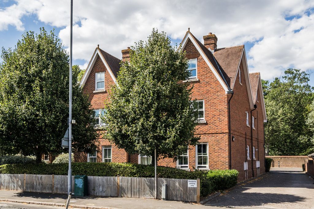 Property photo 1 of 15 1501317-32-6A7394...
