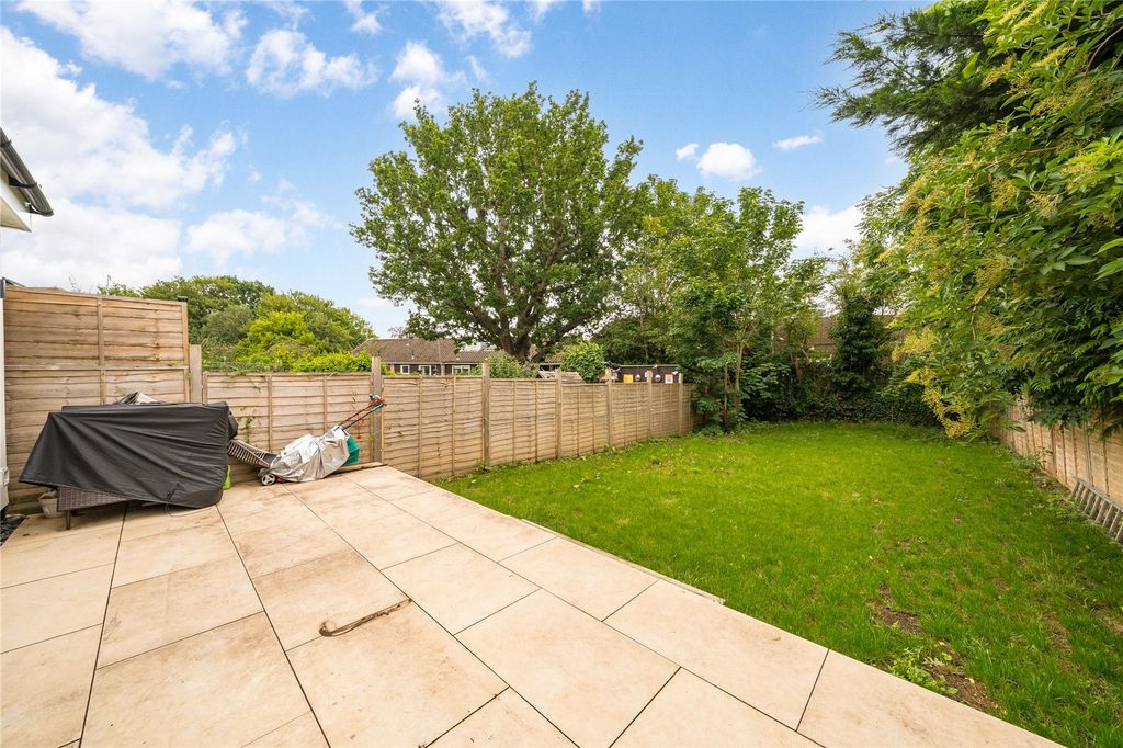 Property photo 2 of 9 Picture No. 10