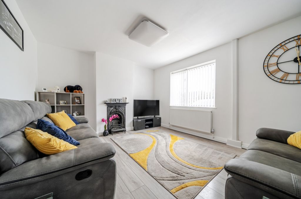 Property photo 2 of 24 1436661-1-69cc3dc663779