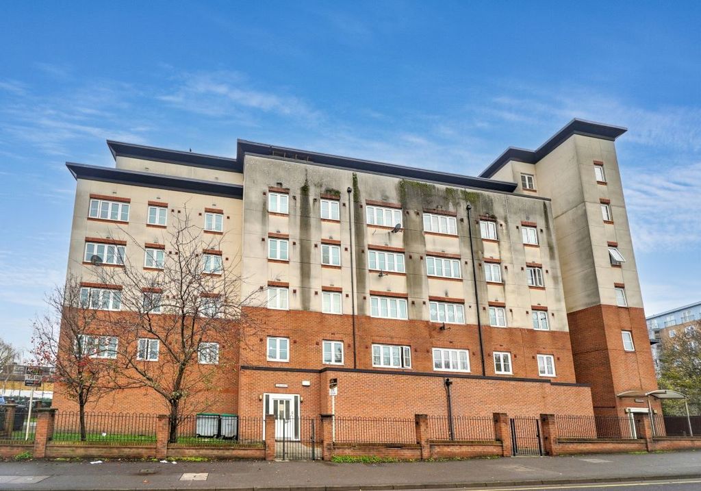 Property photo 1 of 9