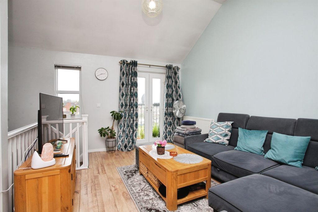 Property photo 2 of 15