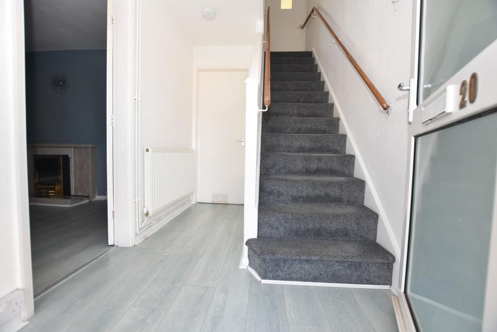 Property photo 2 of 15 Ent Hall.Jpg