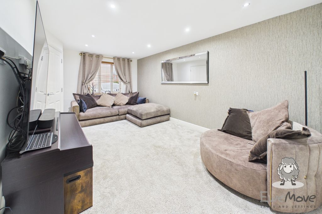 Property photo 2 of 14 4