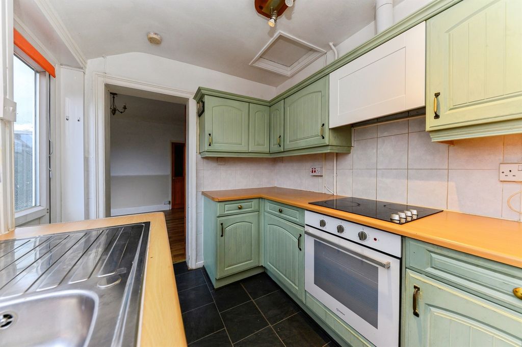 Property photo 3 of 14