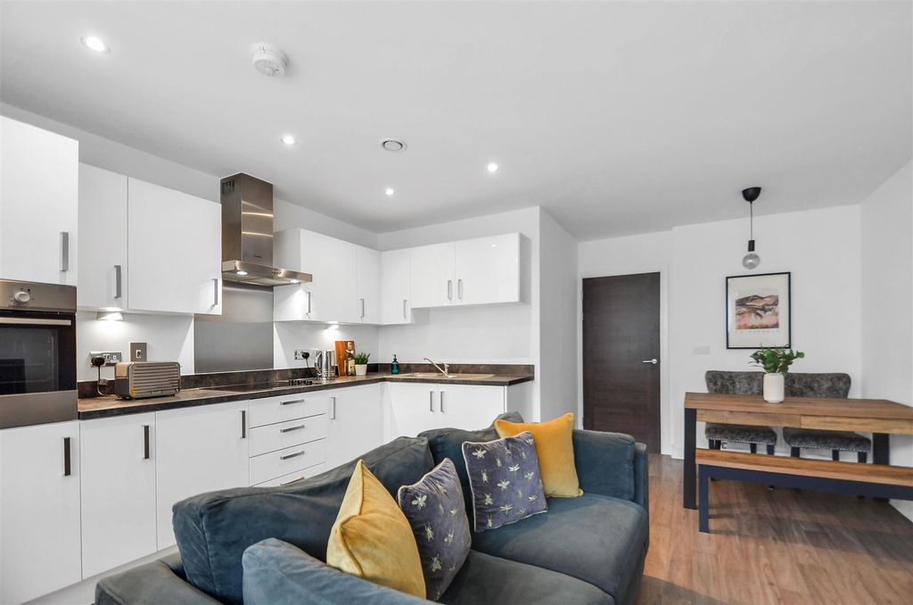 Property photo 3 of 12 Open Plan Living (6).Jpg