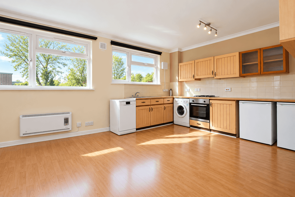 Property photo 2 of 6 Gallery