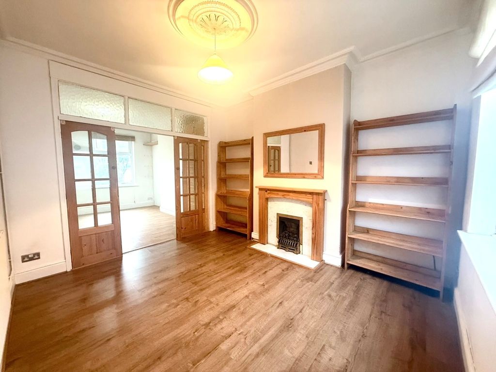 Property photo 3 of 11 Living Room