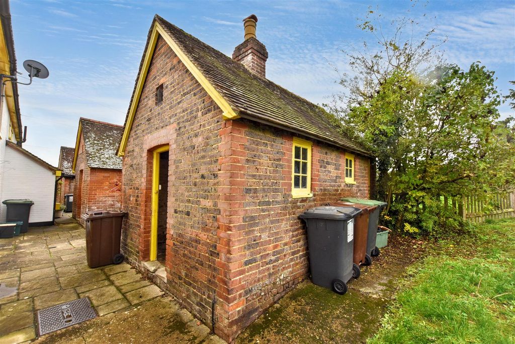 Property photo 3 of 18