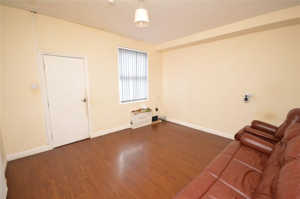 Property photo 3 of 9 Picture 3