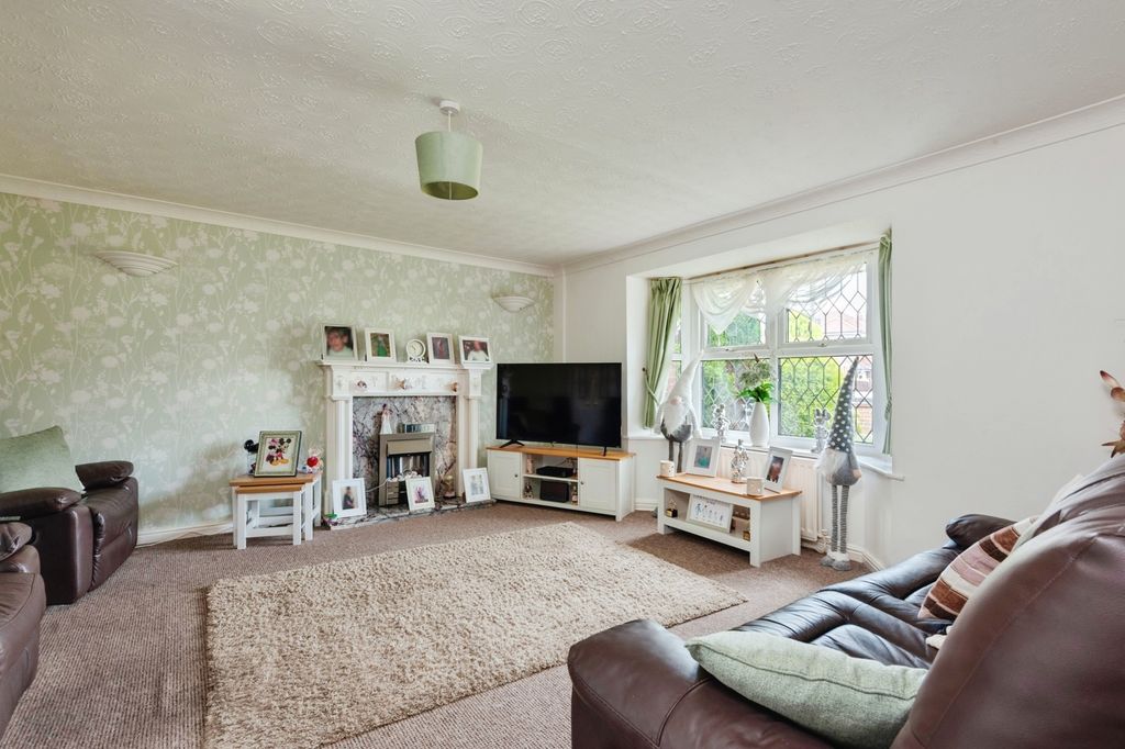 Property photo 3 of 17 Photo