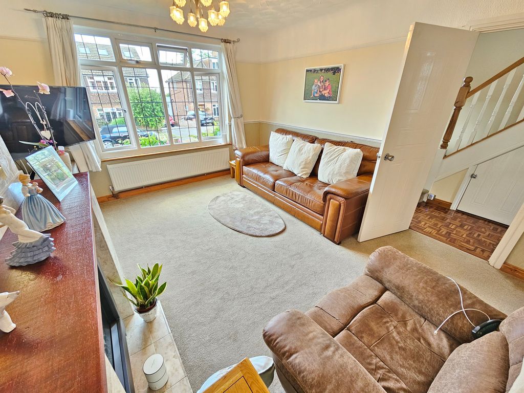 Property photo 3 of 27