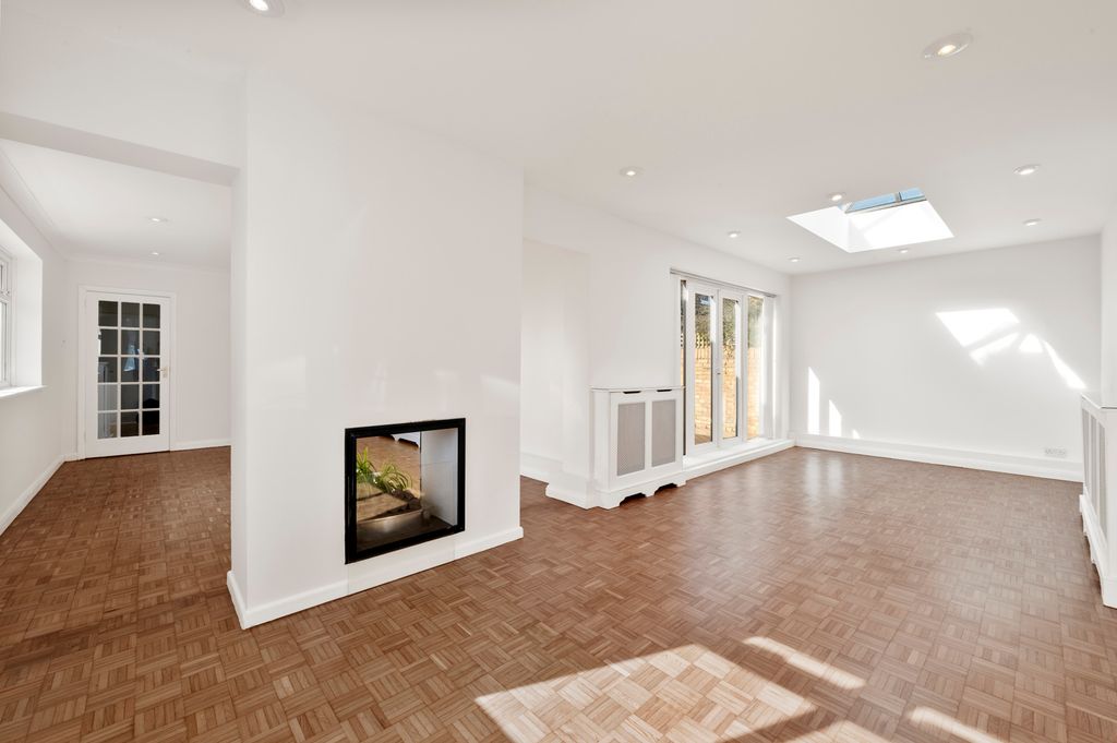 Property photo 3 of 16 Picture No. 34