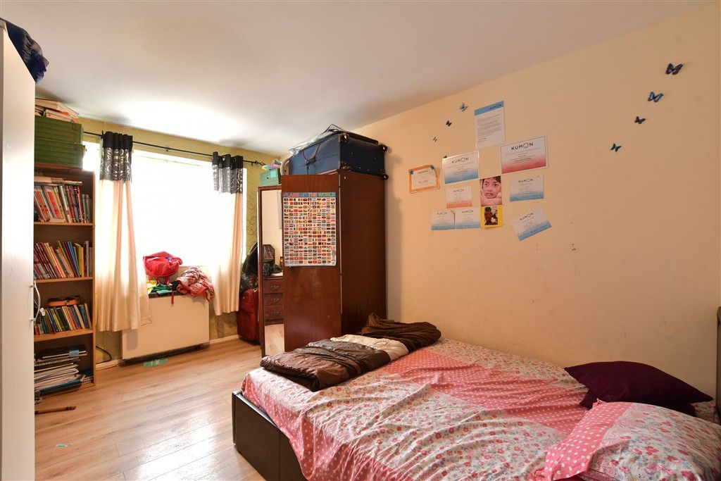 Property photo 3 of 6 Bedroom 2