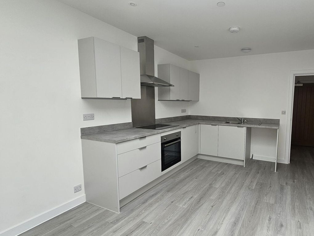 Property photo 3 of 7 Kitchen