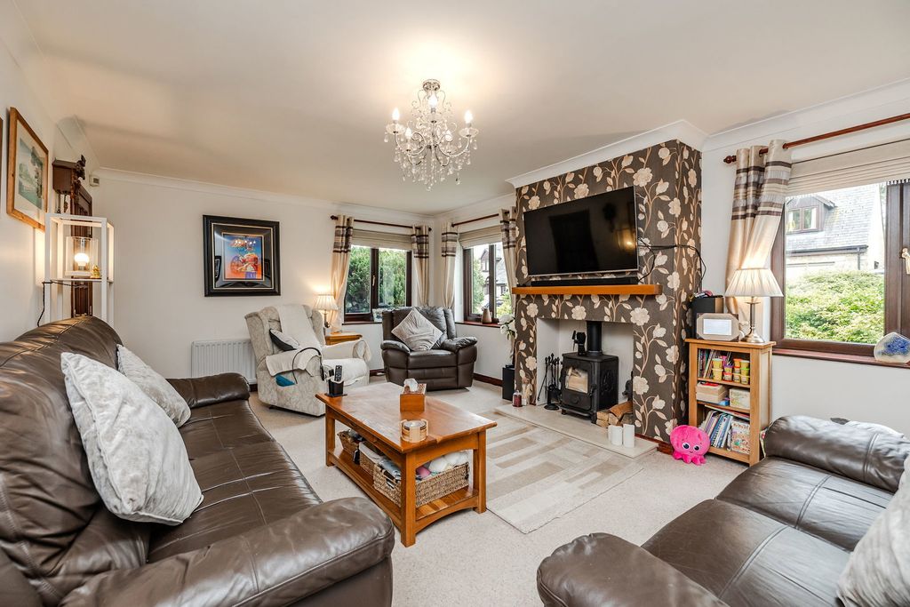 Property photo 2 of 19