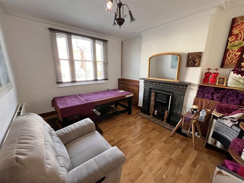 Property photo 2 of 18