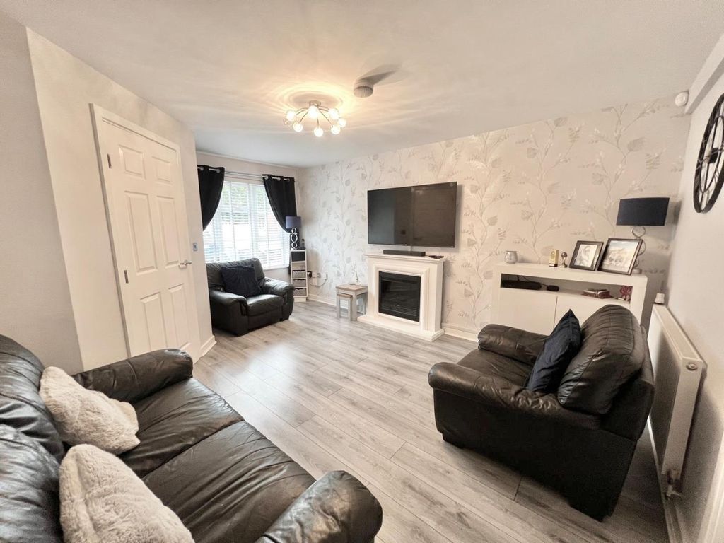 Property photo 2 of 10 Lounge