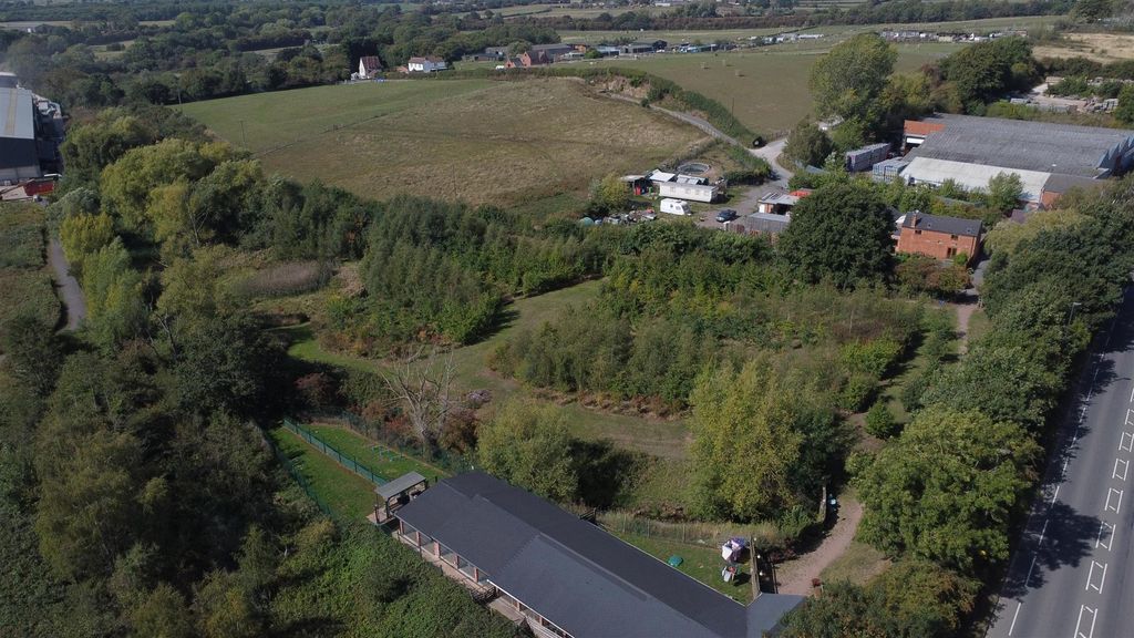 Property photo 1 of 17 Photo 0