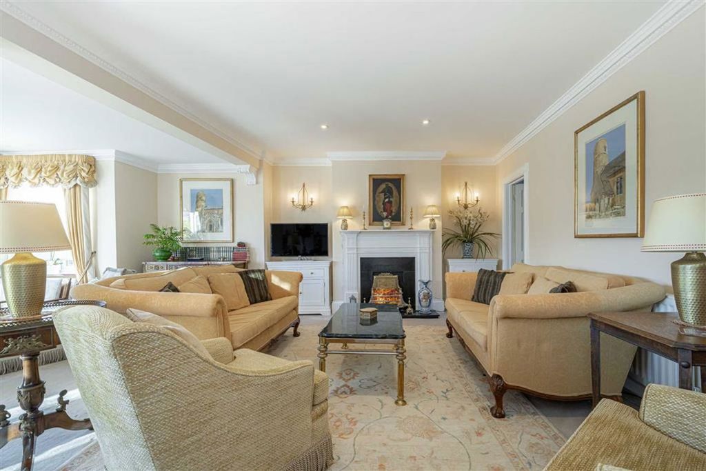 Property photo 3 of 8