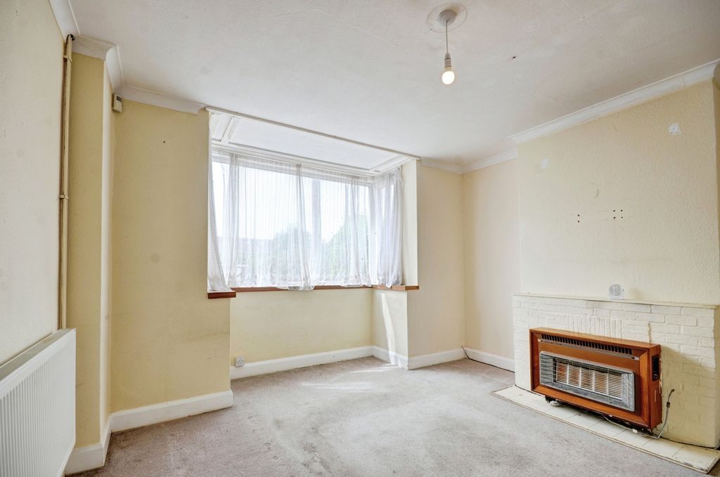 Property photo 3 of 17 Photo