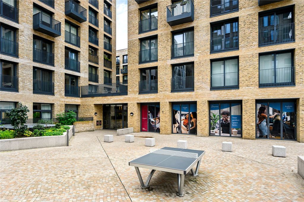 Property photo 3 of 20 Communal Courtyard