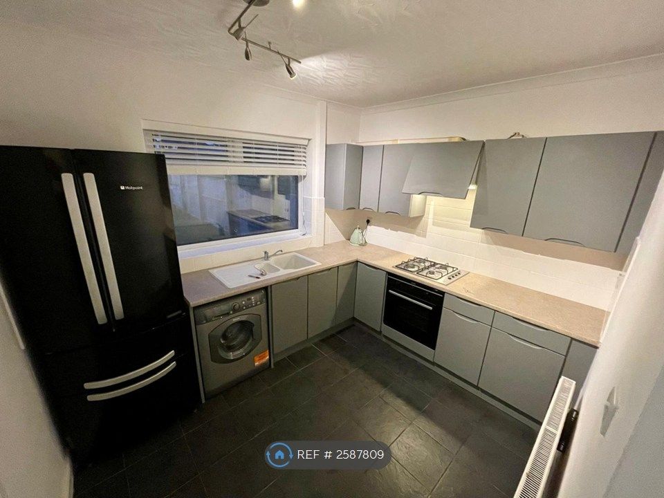 Property photo 2 of 18 Kitchen