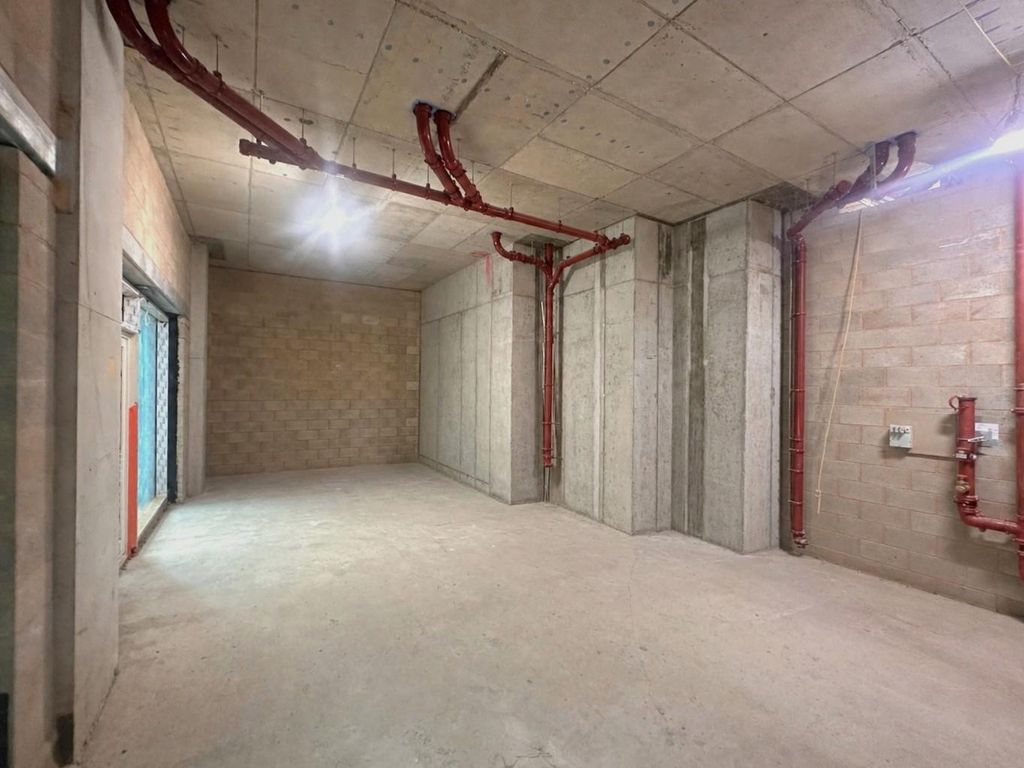Property photo 3 of 7 Commercial Property To Rent Buy Sw19 42 Station Ro