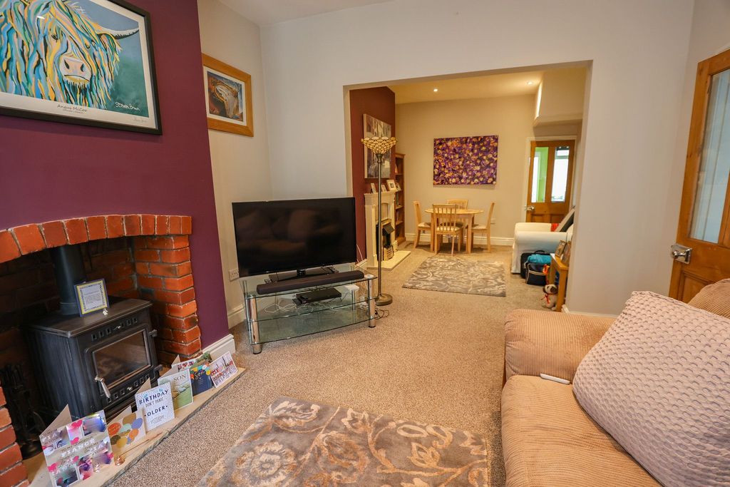 Property photo 3 of 13