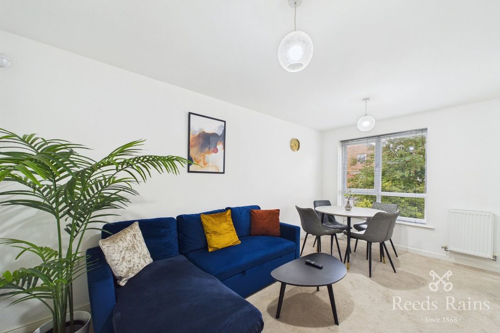 Property photo 2 of 12 Picture No. 04