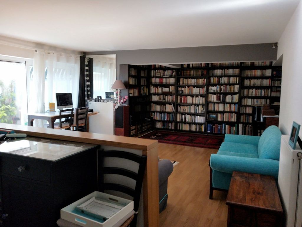 Property photo 2 of 32