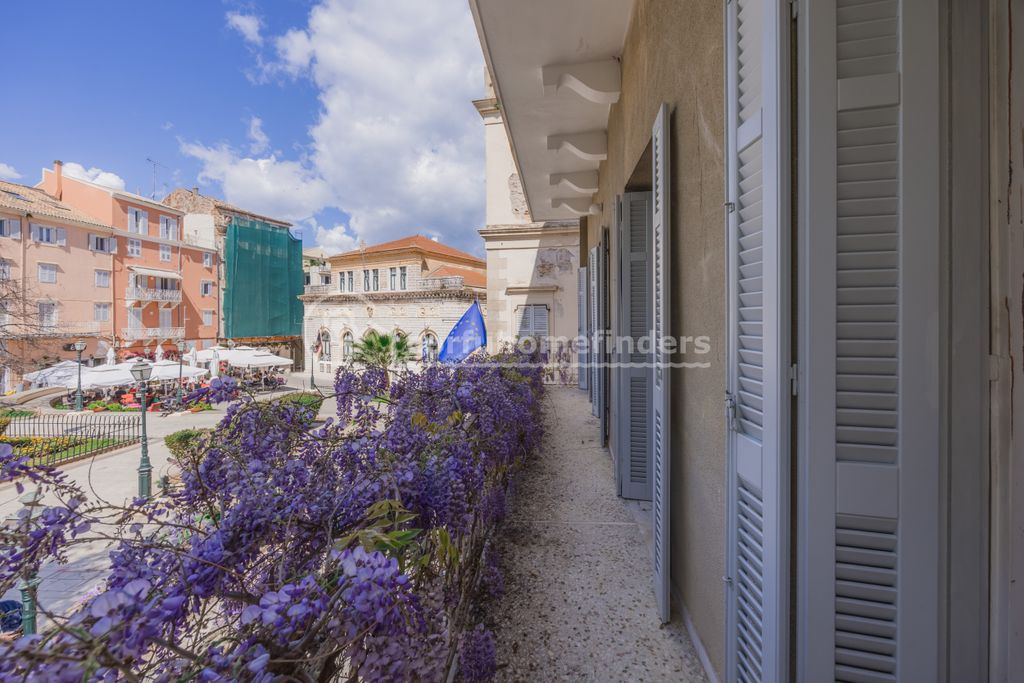 Property photo 1 of 18 Balcony To Square