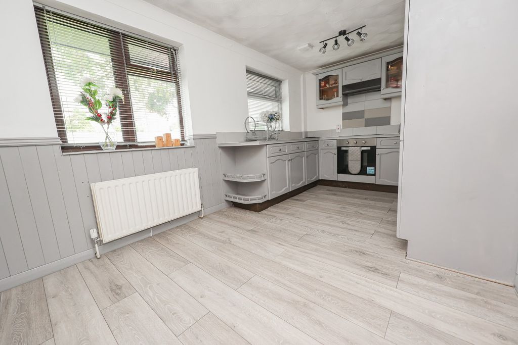 Property photo 2 of 22 4194392