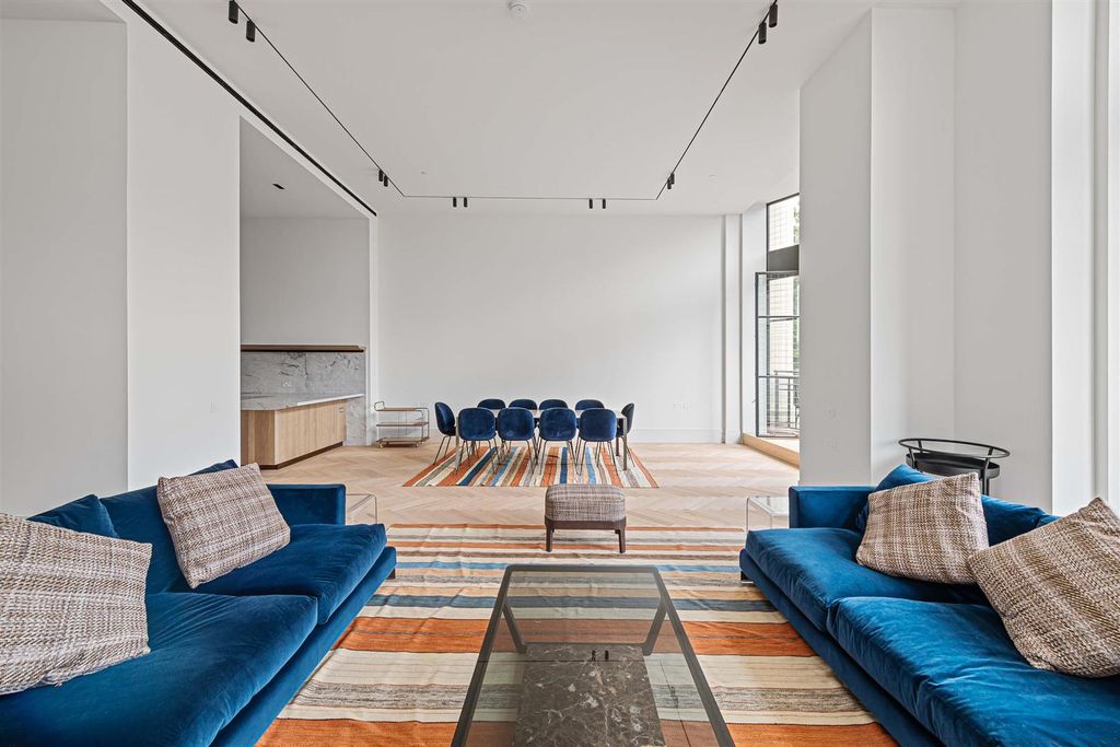 Property photo 2 of 17 Apartment-211N-159-Queensway-Lo-2.Jpg