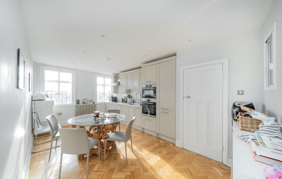 Property photo 3 of 12