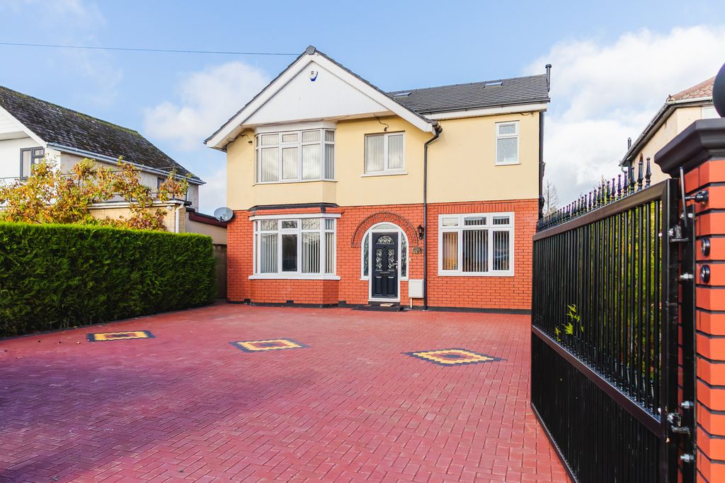 Property photo 2 of 13