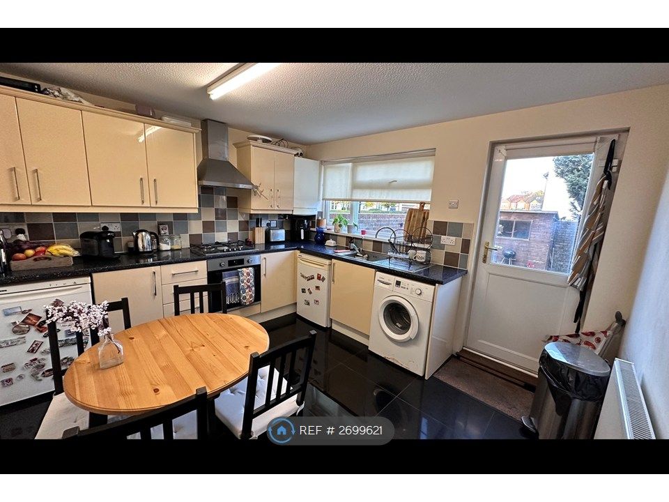 Property photo 2 of 13 Kitchen