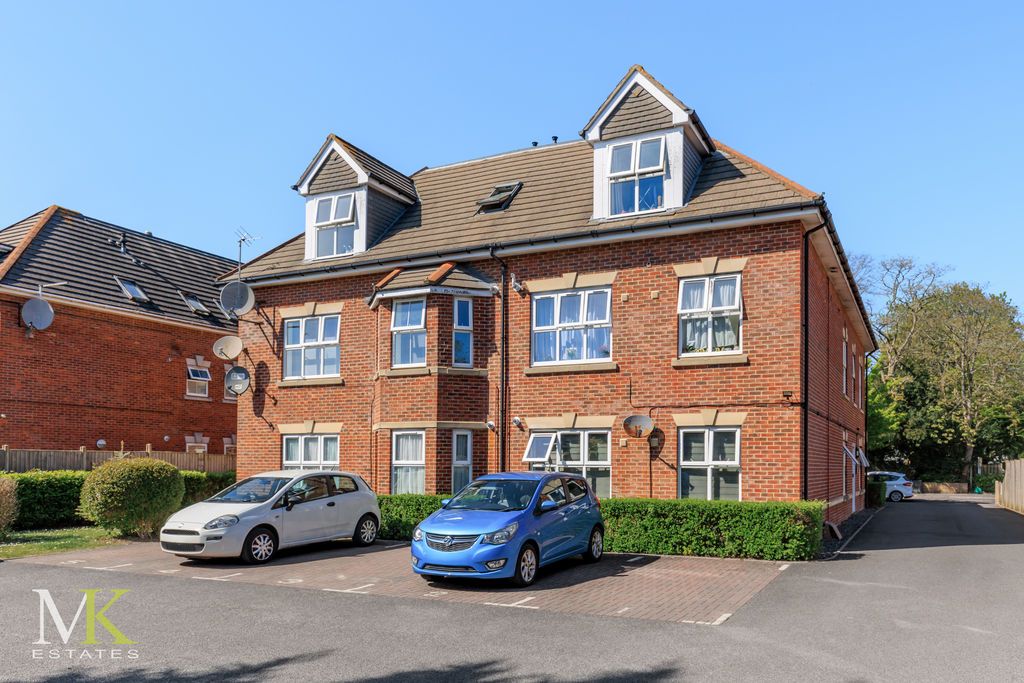 Property photo 2 of 11 Photo 13