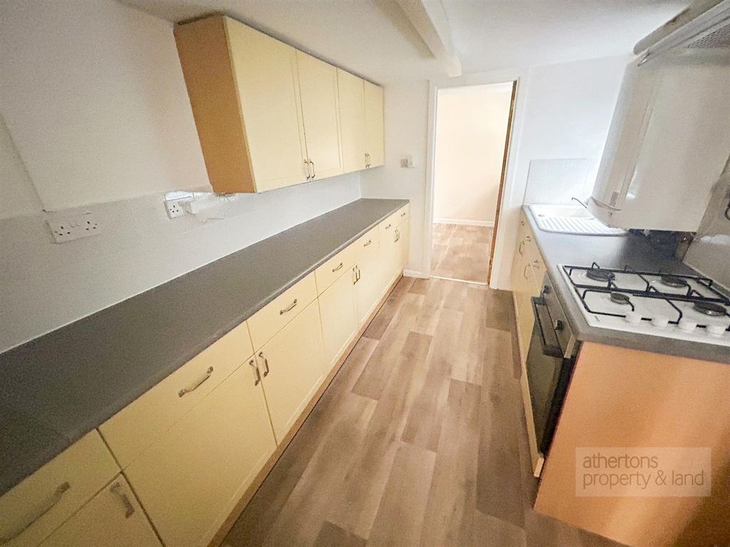 Property photo 3 of 17 81Ab9d32-1c9E-443E-A44B-Eba263Cb3c8F.Jpg