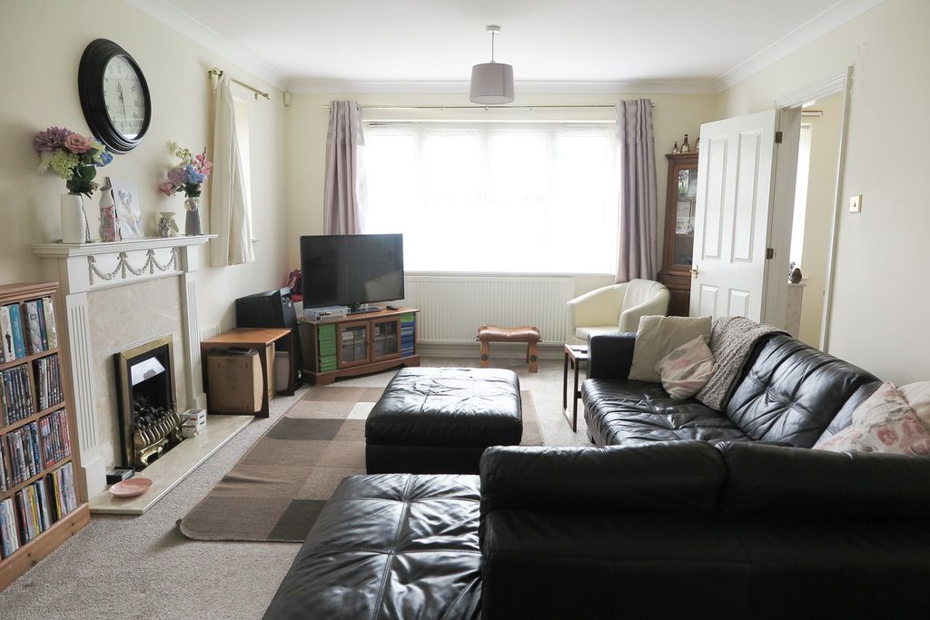 Property photo 3 of 15